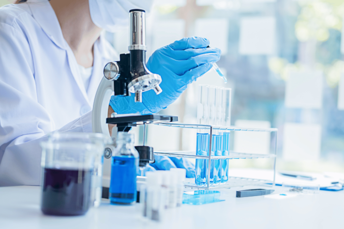 El Ministerio de Ciencia, Innovación y Universidades concede 127 millones de euros a empresas españolas para impulsar la investigación en el ámbito sanitario y farmacéutico El Ministerio de Ciencia, Innovación y Universidades concede 127 millones de euros a empresas españolas para impulsar la investigación en el ámbito sanitario y farmacéutico