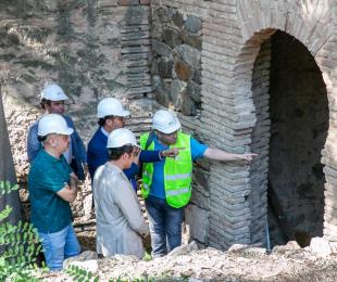 El Gobierno de Castilla-La Mancha destinará más de 250.000 euros a la consolidación y puesta en valor del ‘Edificio de Hornos’ de la Escuela de Artes y Oficios artísticos de Toledo, una actuación financiada con cargo al Plan de Recuperación, Transformación y Resiliencia de los Fondos 'Next Generation' de la Unión Europea, que se prolongará hasta el 20 de noviembre de este año.
